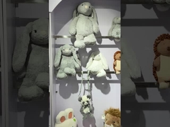 Almofada de brinquedo de pelúcia fofa e adorável que pode ser abraçada para dormir